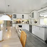 5 Star In Hadsund * Helberskov