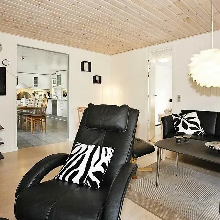 10 Person In Hadsund *